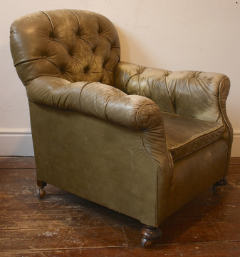 Late Victorian Buttoned Back and Arms Chair